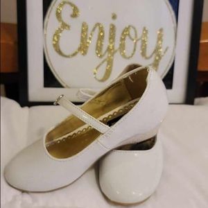 White dress shoes for girls